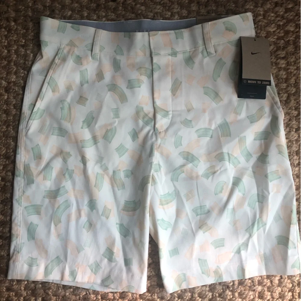 New w Tag: Nike Tour Golf Shorts. Size Medium or 32 Waist